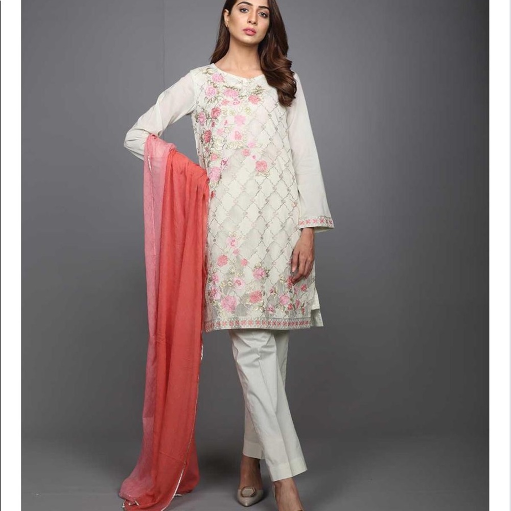 Chinyere 3-Piece Medium Suit/Dress Pakistani